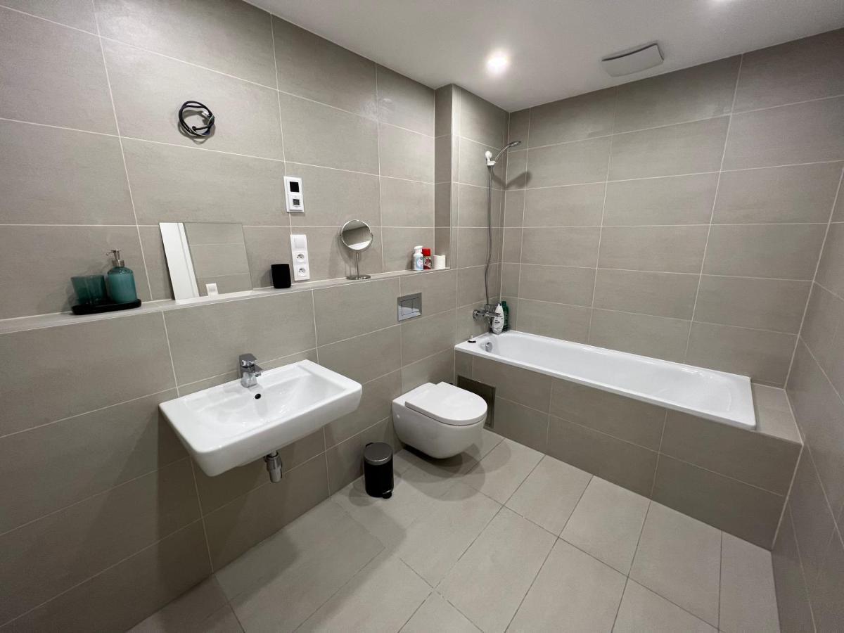 The Dante Prague - Family And Friends Apartments, Free Parking Bagian luar foto
